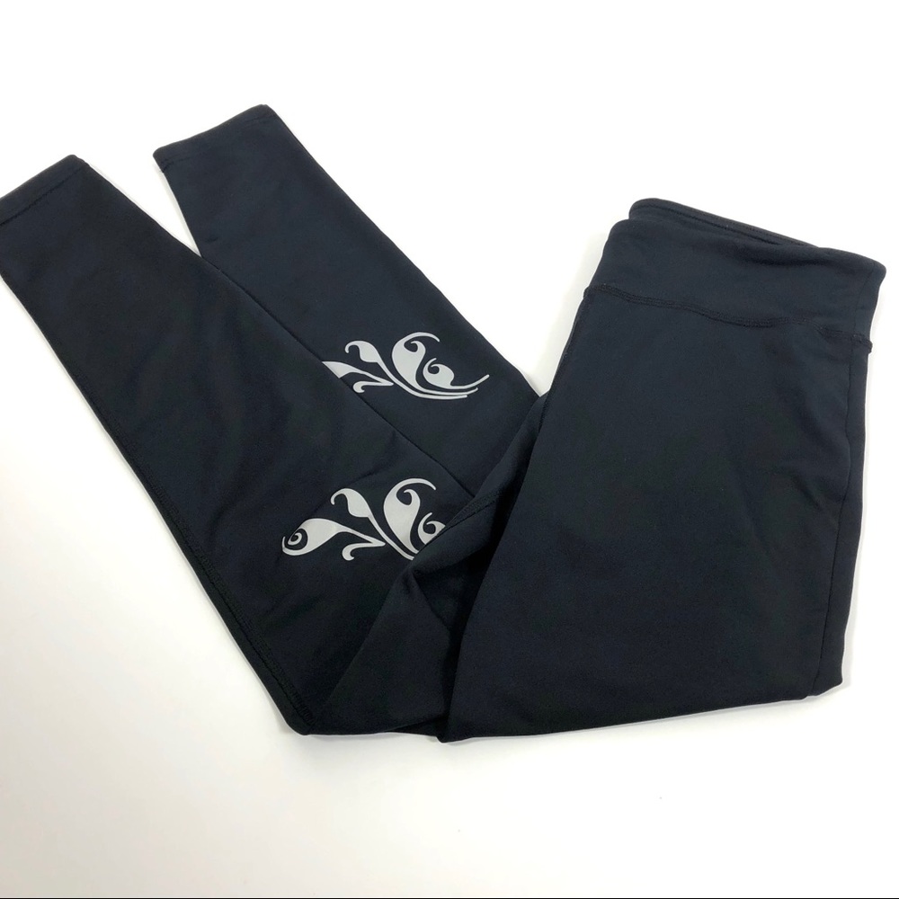 Athleta Black Leggings with Gray Leg Graphic M